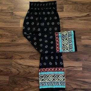 Patterned flowy pants